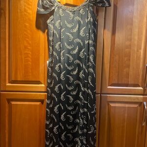 Elegant Navy and Biege Patterned Long Dress